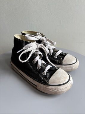 Converse Chuck Taylors, Black White. Toddler Sz 10. Unisex